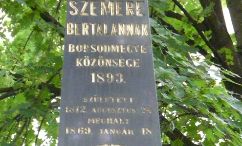 Tomb of Bertalan Szemere (a famous Hungarian politican from the 19th century) EN