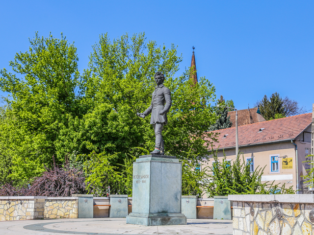 Monument of Petőfi Sándor (EN)