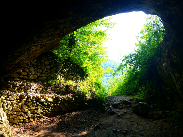 Пещера Селета