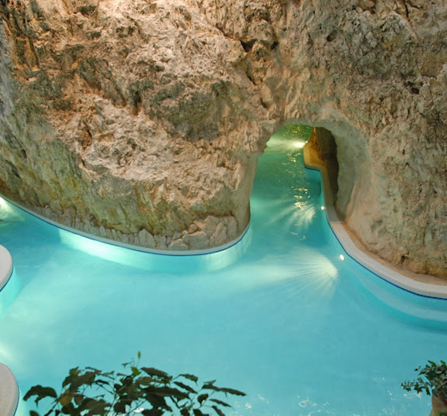 Cave Bath**** Miskolctapolca