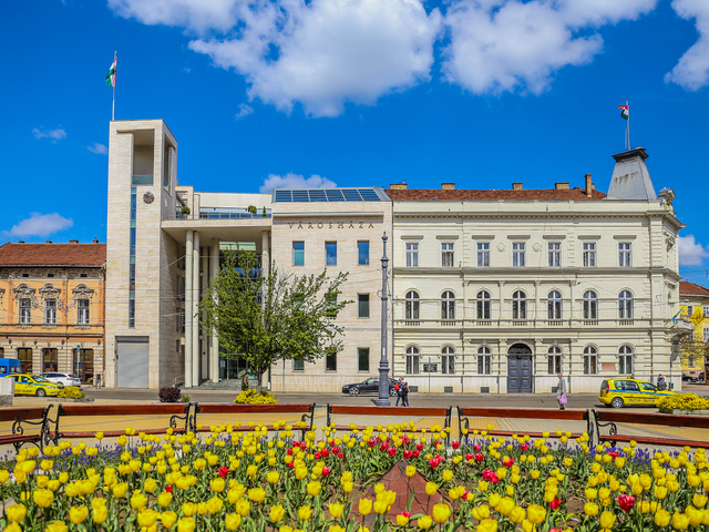 City Hall (EN)