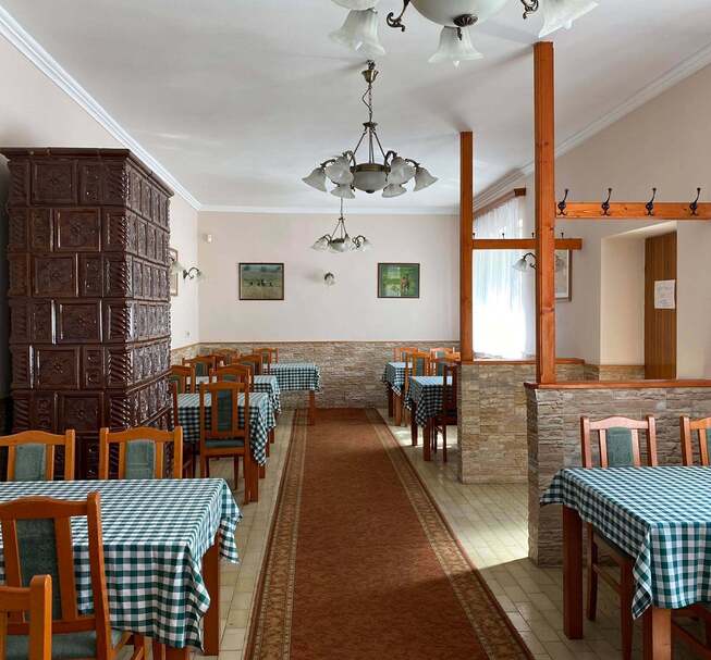 Jávorkút Restauracja, Pensjonat i Schronisko Młodzieżowe