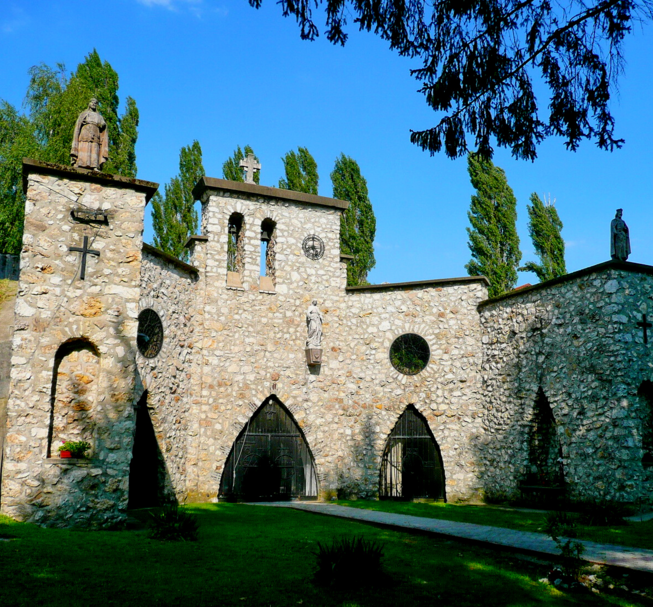 Rock Chapel in Miskolctapolca (EN)