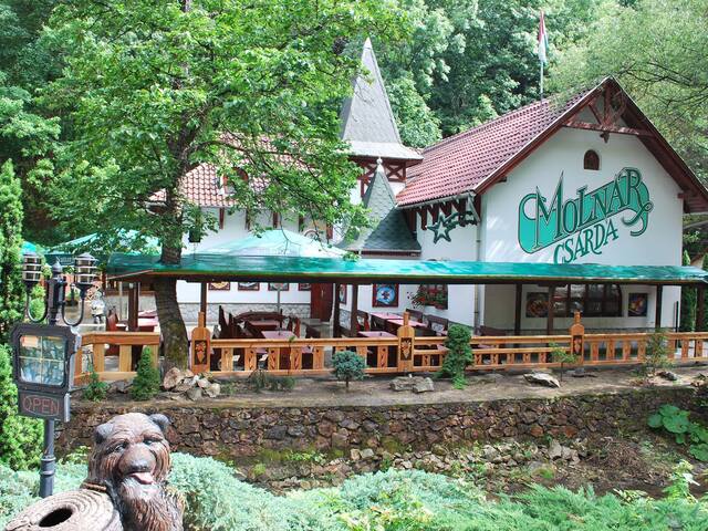 Molnár Csárda Restaurant