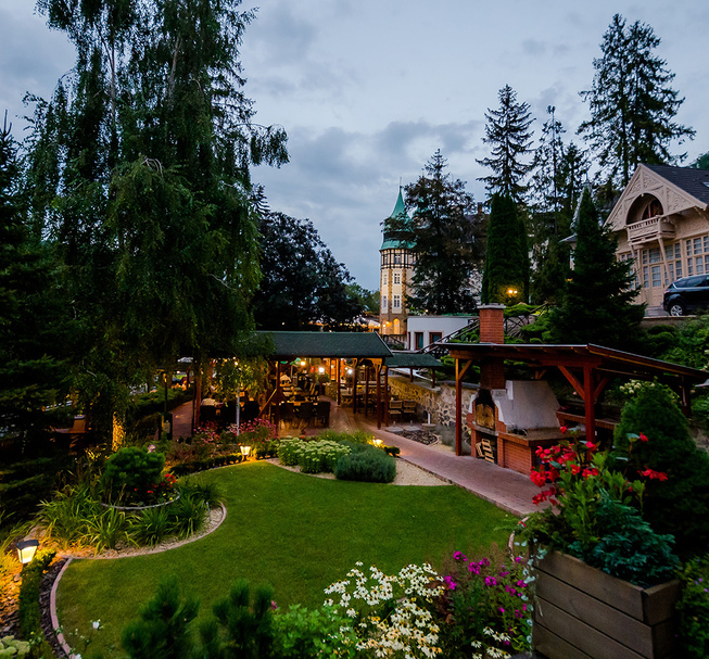 Отель Токерт / Hotel Tókert Szálloda és Étterem