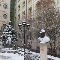 Bust of Endre Latabár