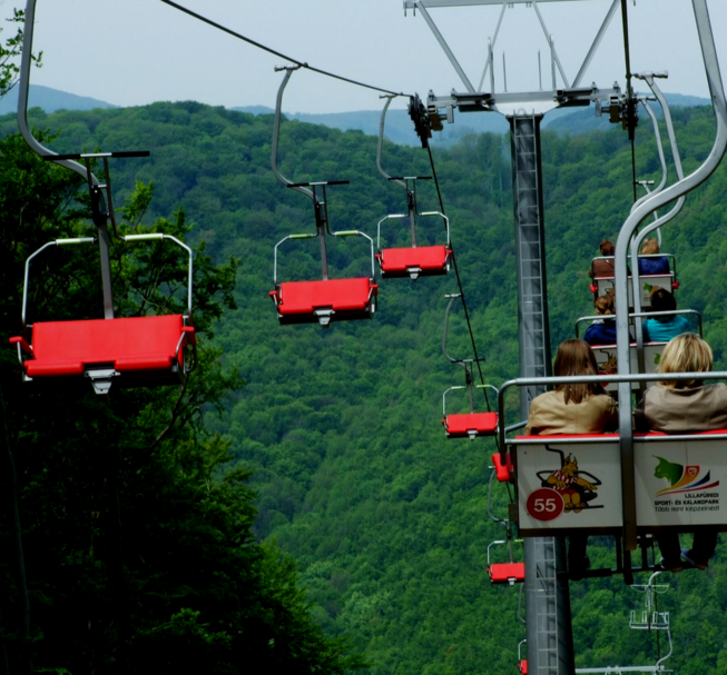 Chairlifts park in Lillafüred (EN)