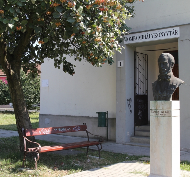 Tompa Mihály Könyvtár