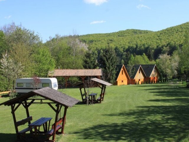 Forest Camp and Wooden houses in Répáshuta