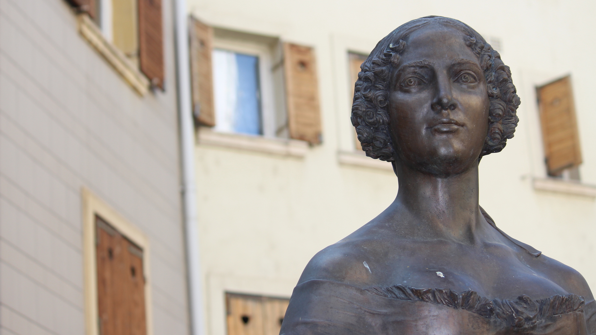 Iskolásoknak szánt városnéző sétákkal bővül a Tourinform Miskolc idegenvezetői szolgáltatása