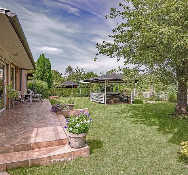 Riverside Apartman****