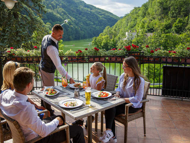 Országos elismerésre váltotta partnerségét a Szimbiózis Alapítvány és a Lillafüredi Palotaszálló